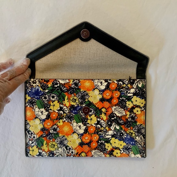 New Floral Rebecca Minkoff Leo Envelope Clutch!!! - Picture 9 of 12